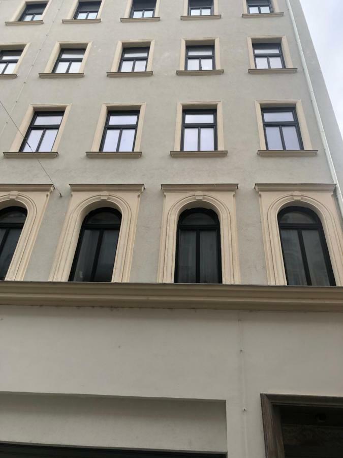 Chic And Modern In Hip Area Apartment Vienna Exterior photo